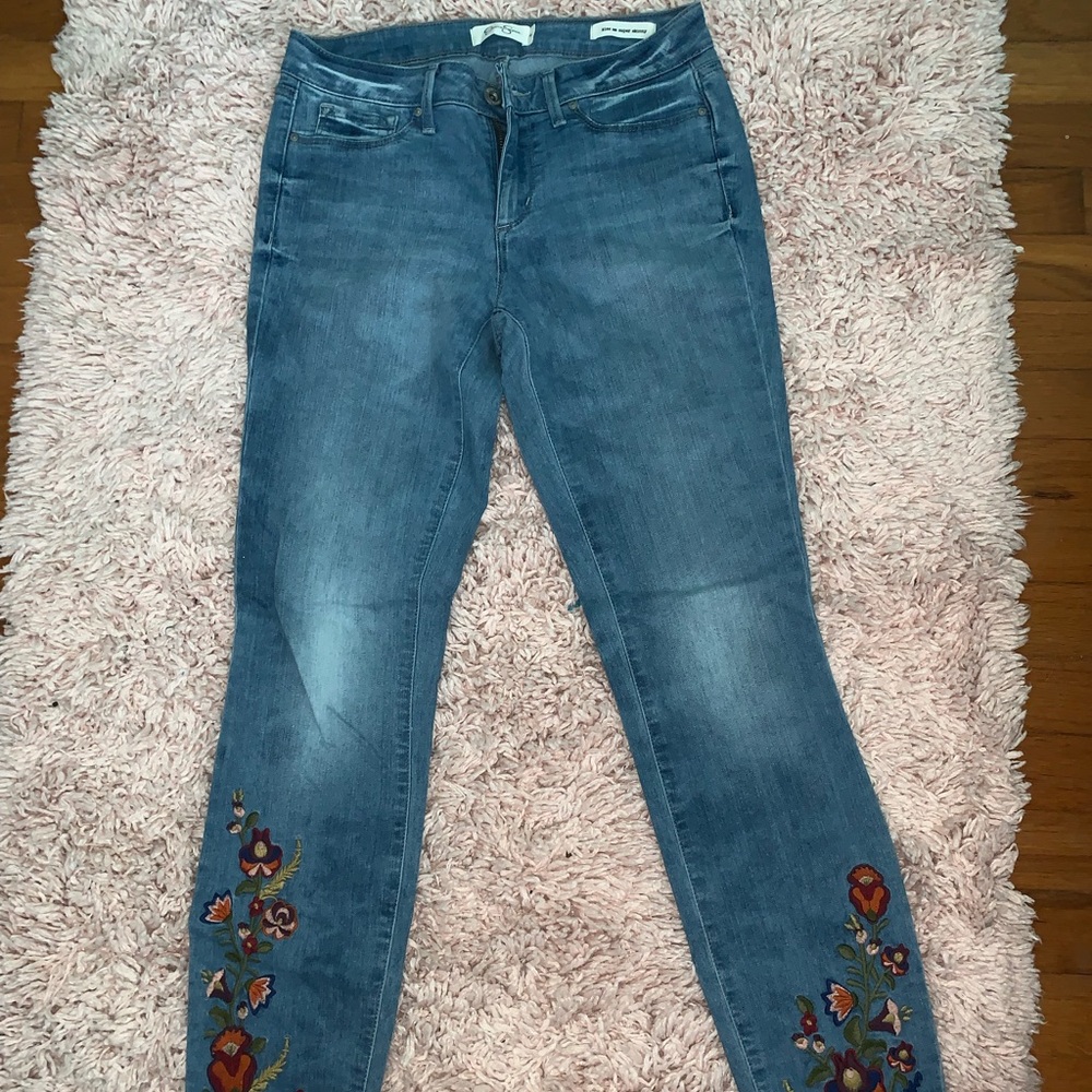 Jessica Simpson “Kiss Me Super Skinny” Jeans